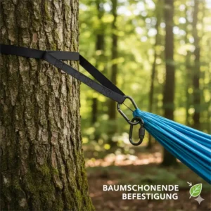 Nahaufnahme der Hängematte Camping Aufhängung mit breiten, baumschonenden Baumgurten.